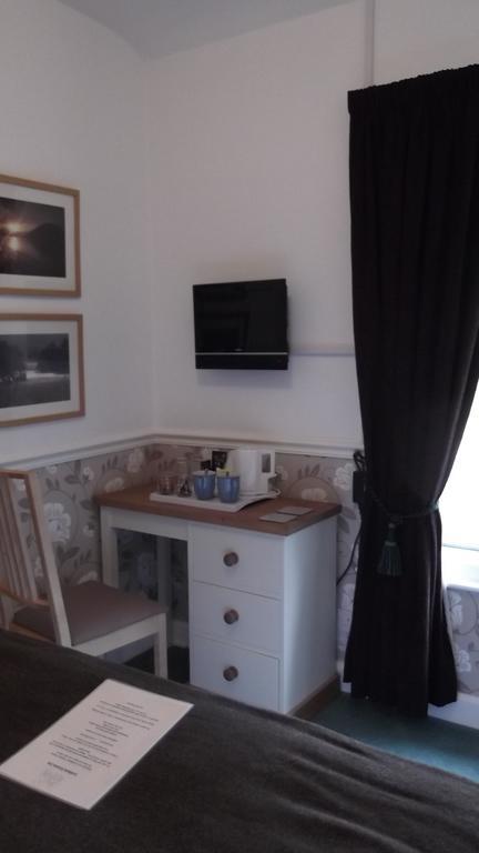 Lyndhurst Guest House 울버스톤 외부 사진