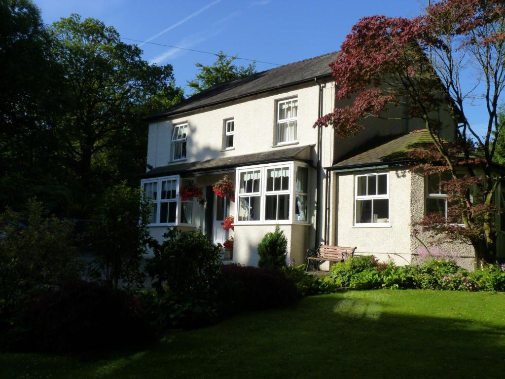 Lyndhurst Guest House 울버스톤 외부 사진