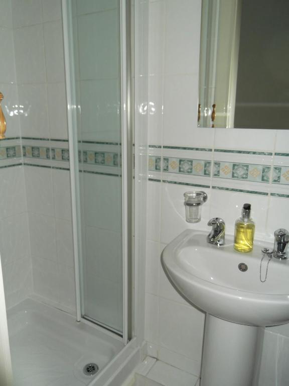 Lyndhurst Guest House 울버스톤 객실 사진