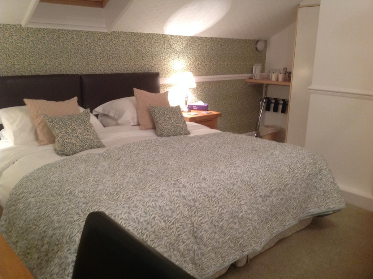 Lyndhurst Guest House 울버스톤 외부 사진