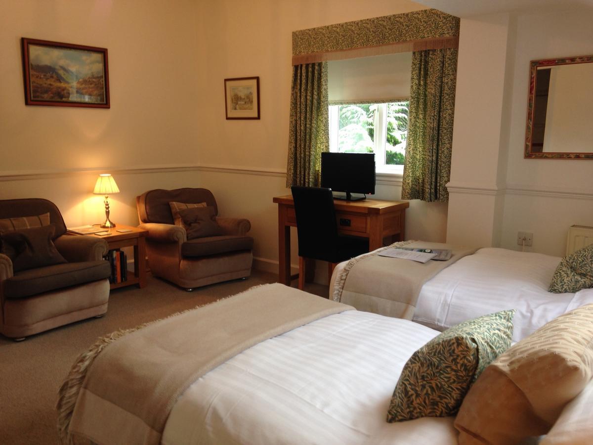 Lyndhurst Guest House 울버스톤 외부 사진