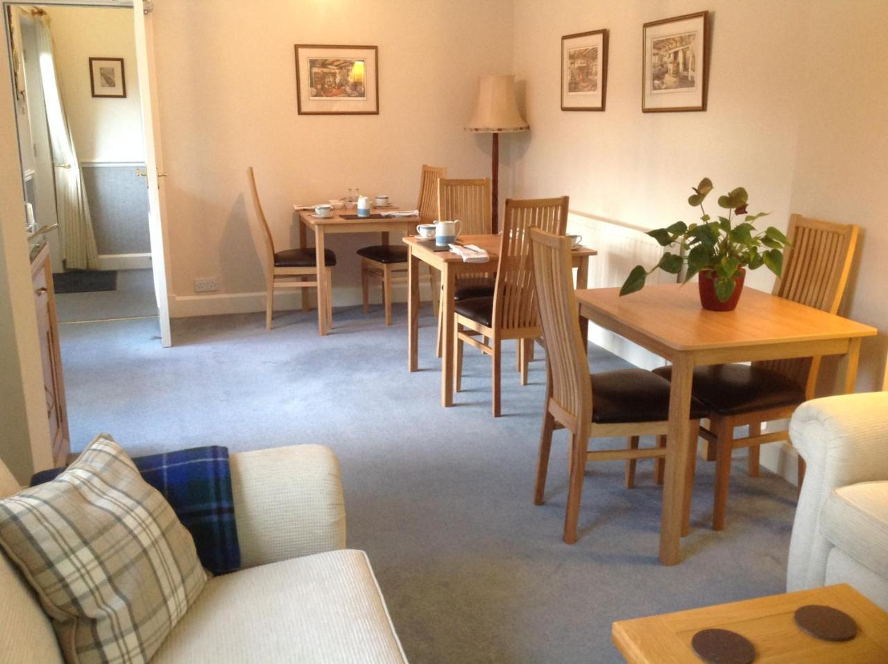 Lyndhurst Guest House 울버스톤 외부 사진